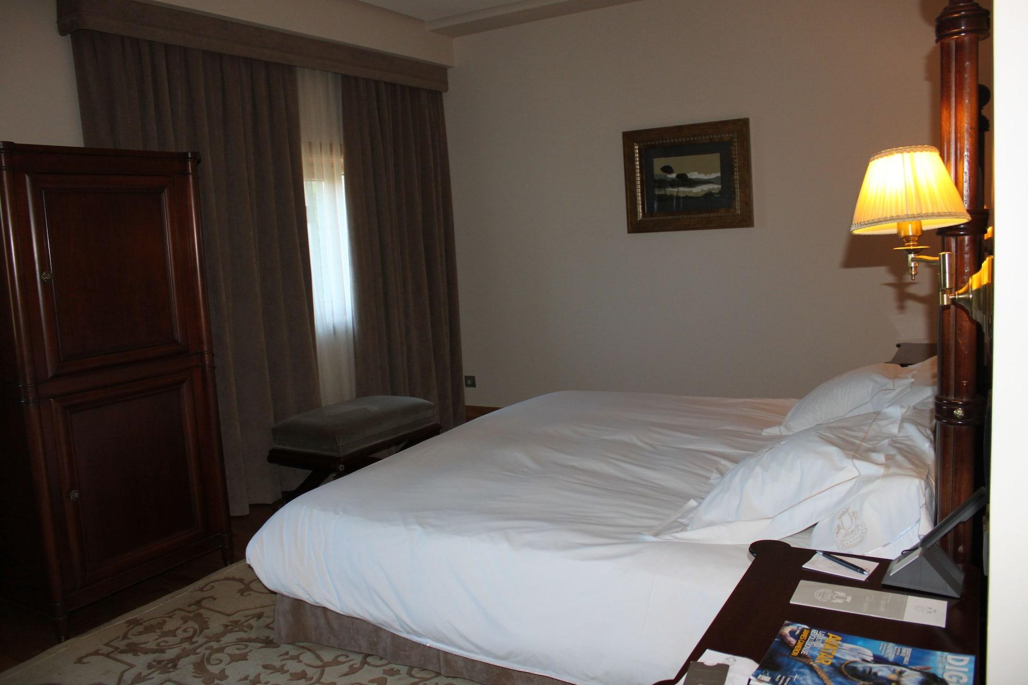 ויגו Pazo Los Escudos Hotel Spa & Resort מראה חיצוני תמונה A bedroom at the hotel