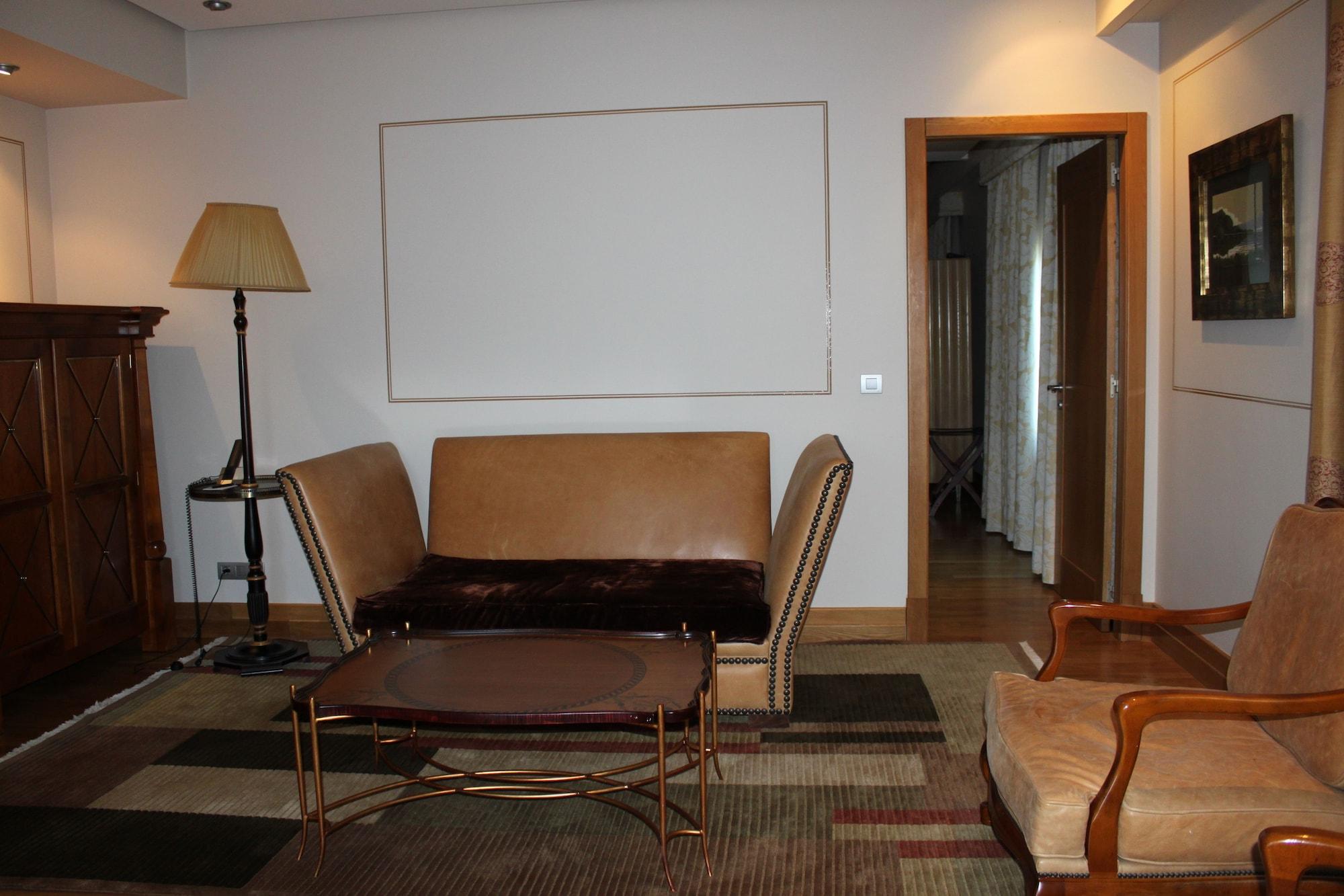 ויגו Pazo Los Escudos Hotel Spa & Resort מראה חיצוני תמונה The interior of the suite