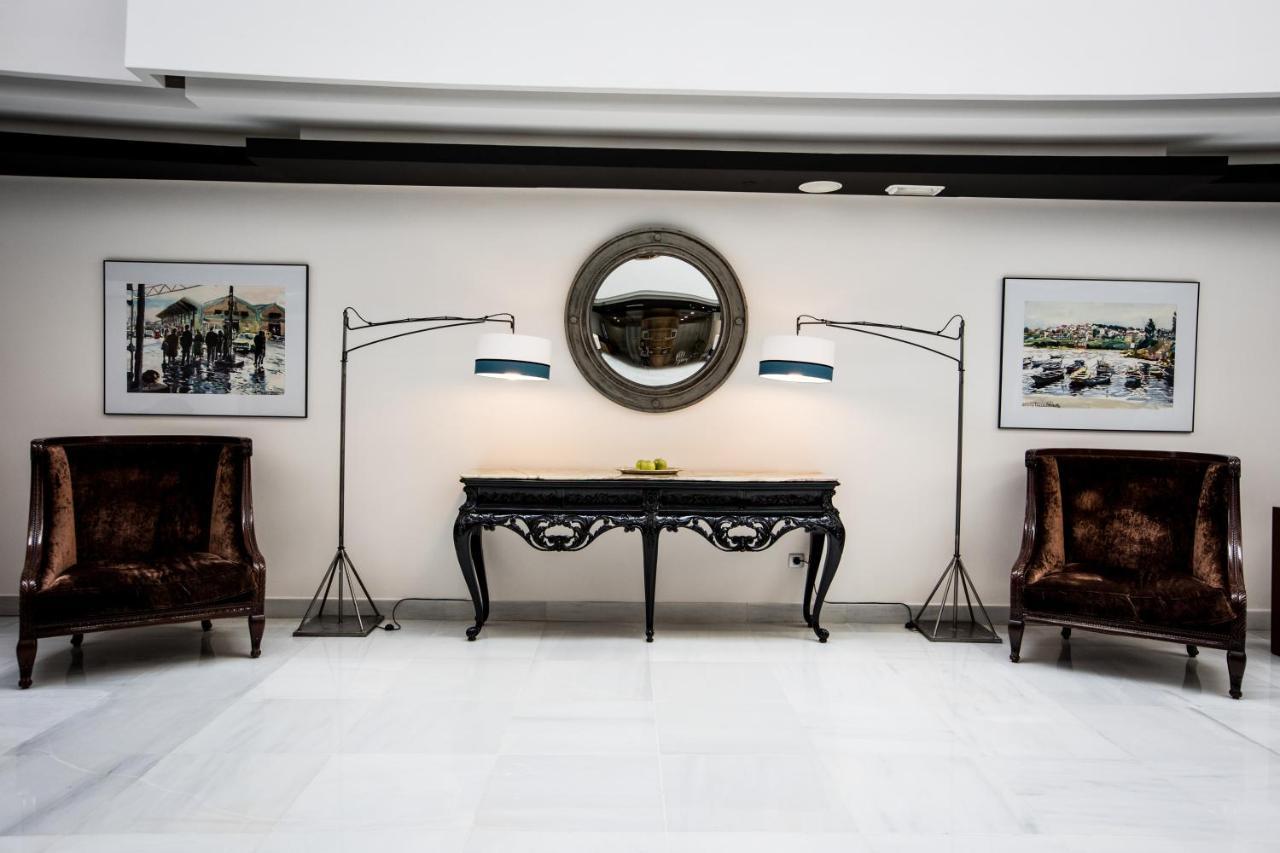 ויגו Pazo Los Escudos Hotel Spa & Resort מראה חיצוני תמונה Floor lamps