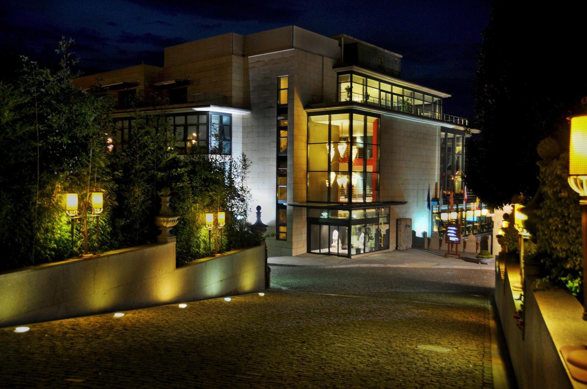 ויגו Pazo Los Escudos Hotel Spa & Resort מראה חיצוני תמונה The main entrance of the museum